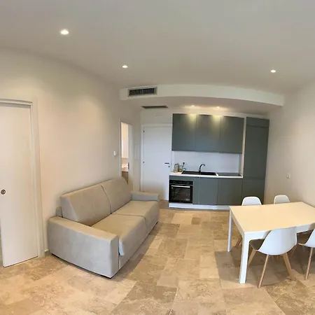 Appart hôtel Achiropita 4*