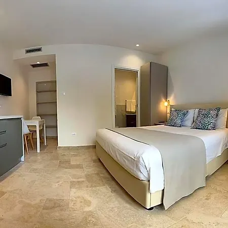 Achiropita Apartahotel