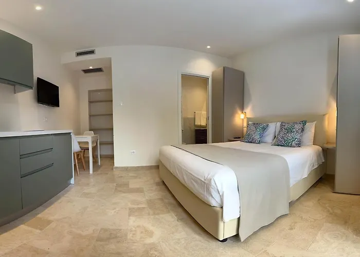 Achiropita Apart-hotel 4*