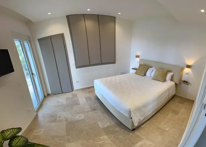 Achiropita Apart-hotel 4*